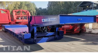 80T Tri Axle Hydraulic Gooseneck Trailer will be shipped to Suriname 