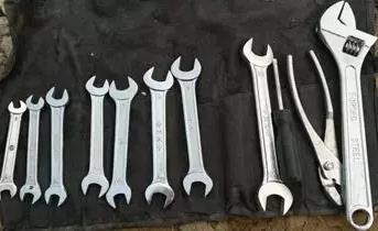 Common truck and trailer repair tools