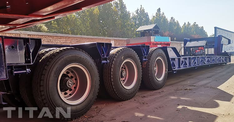 80T Tri Axle Hydraulic Gooseneck Trailer for Sale in Suriname