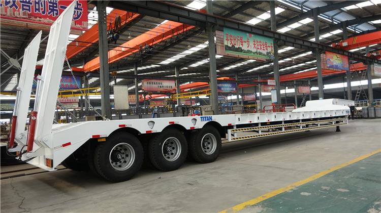 Tri Axle 60T Low Bed Trailer for Excavator Transport Price